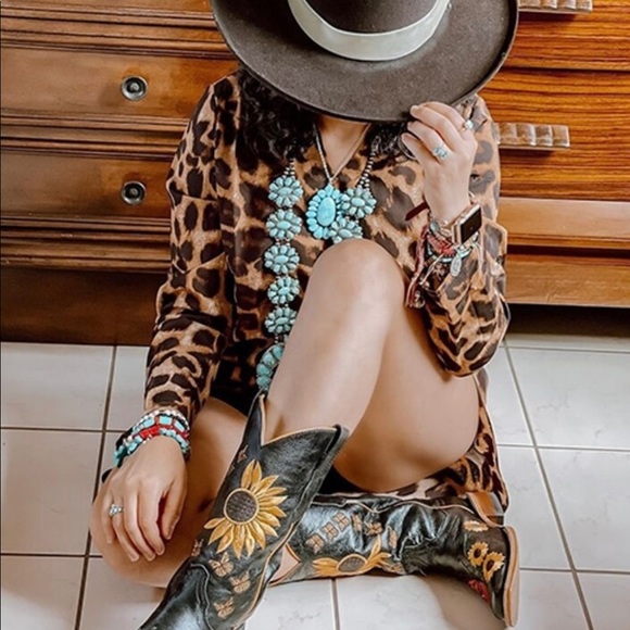 Evianna High Low Blouse - Picture 15 of 15